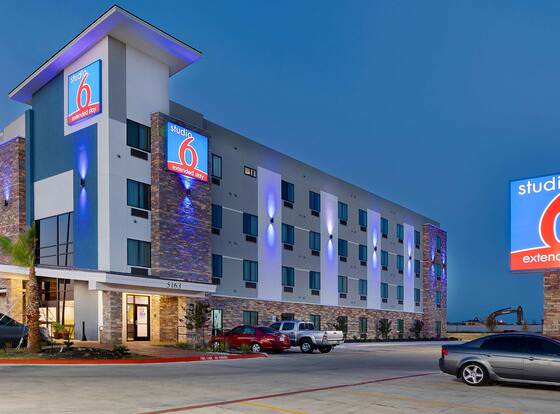 Studio 6 Buda, TX allows check-in for 18 year-old guests