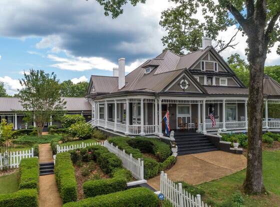 Hogan House at Rose Hill B&B allows check-in for 18 year-old guests