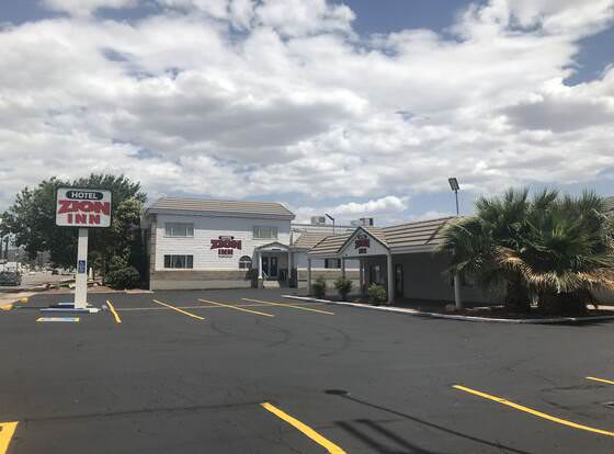 Hotel Zion Inn allows check-in for 18 year-old guests