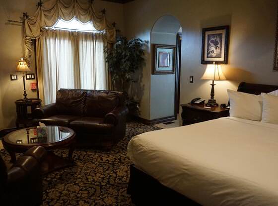 Arrowhead Manor Bed & Breakfast Inn & Event Center allows check-in for 18 year-old guests