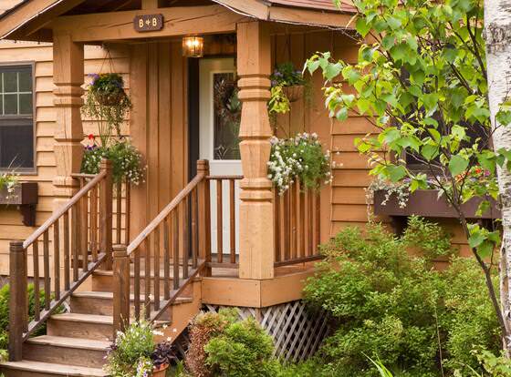 Poplar Creek Guesthouse allows check-in for 18 year-old guests