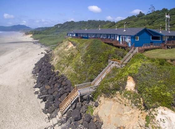 Moolack Shores Inn allows check-in for 18 year-old guests