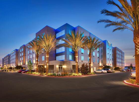 TownePlace Suites by Marriott Los Angeles LAX/Hawthorne allows check-in for 18 year-old guests