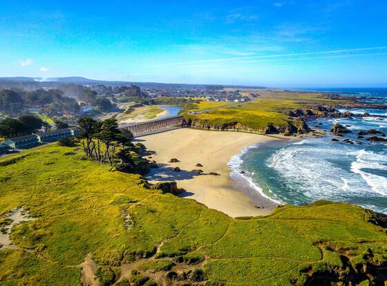 Beachcomber Motel Fort Bragg allows check-in for 18 year-old guests