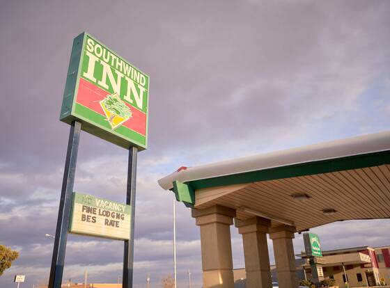 South Wind Inn allows check-in for 18 year-old guests