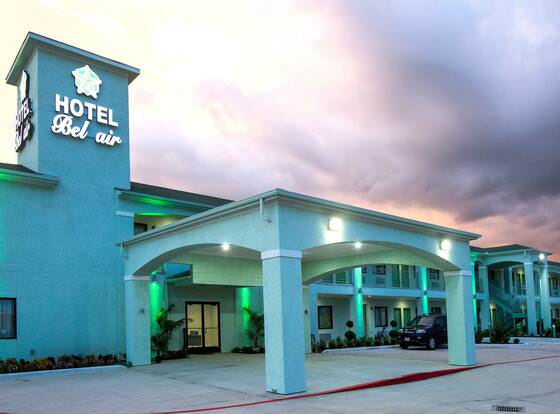 Hotel Bel air allows check-in for 18 year-old guests