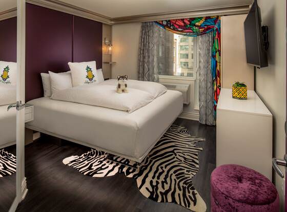 Staypineapple, An Artful Hotel, Midtown allows check-in for 18 year-old guests