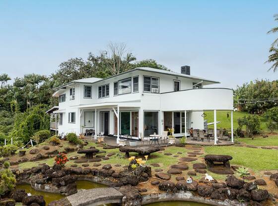 Hilltop Vacation Rental allows check-in for 18 year-old guests