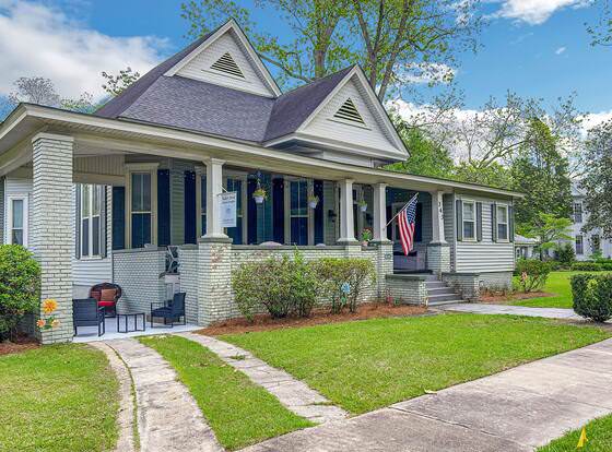 Baker Street Bed and Breakfast allows check-in for 18 year-old guests