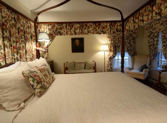Inn at Monticello allows check-in for 18 year-old guests